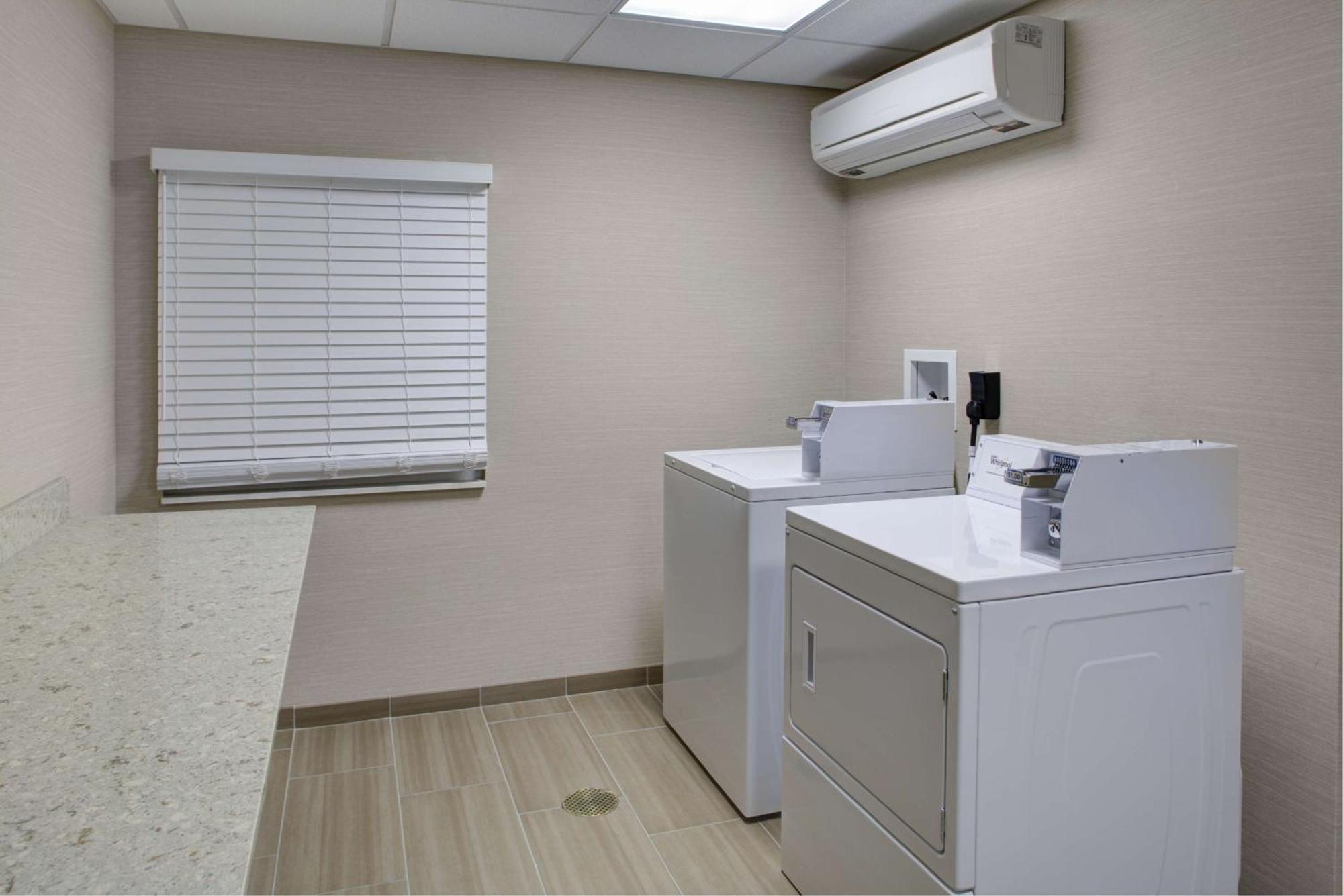 Hampton Inn & Suites Manchester, Vt Ngoại thất bức ảnh