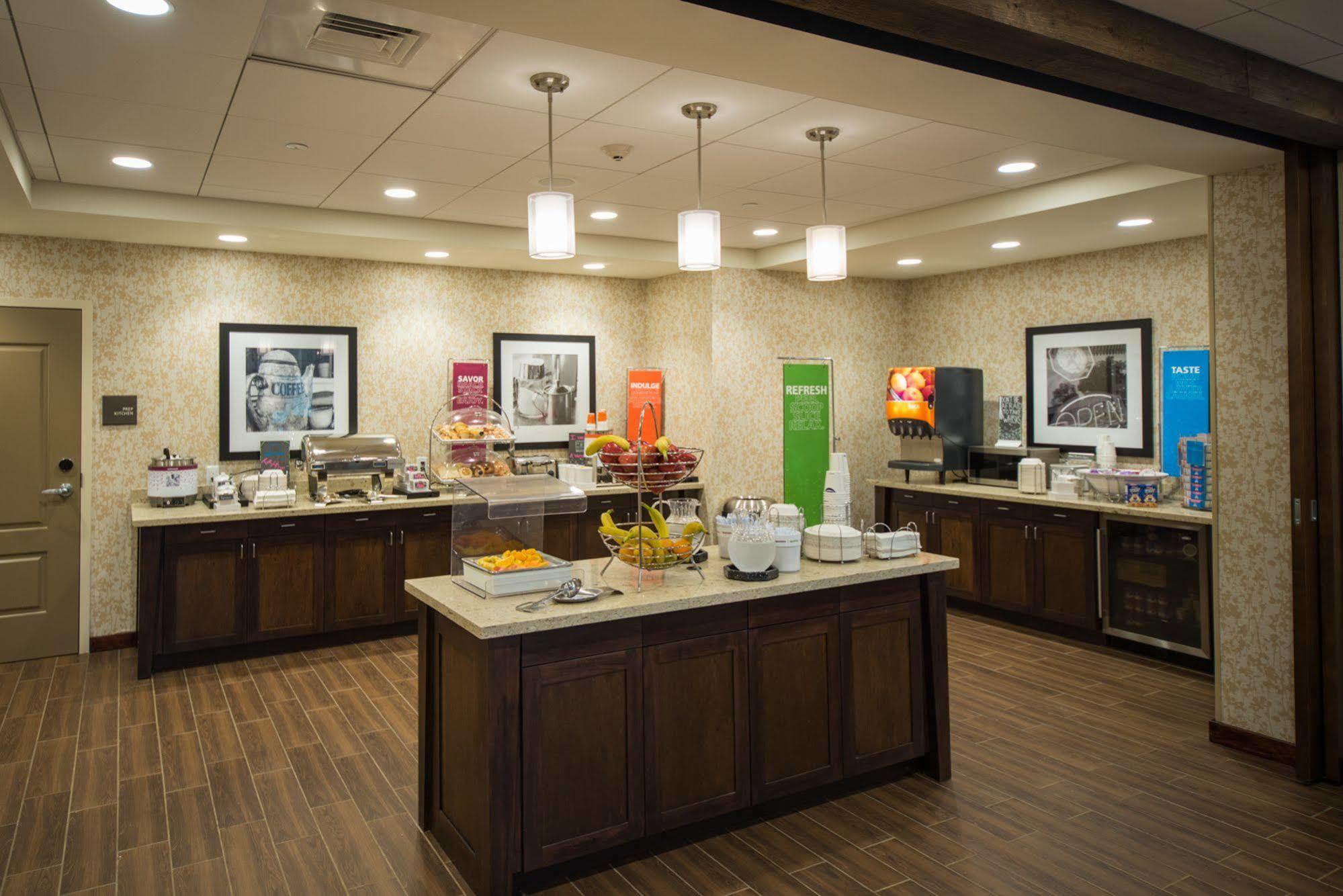 Hampton Inn & Suites Manchester, Vt Ngoại thất bức ảnh